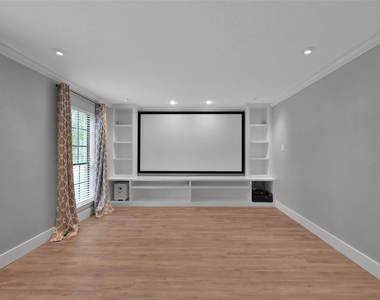 14 E Wandering Oak Drive - Photo Thumbnail 30