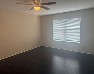7589 Cambridge Street - Photo Thumbnail 13