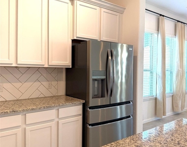 3715 Rock Ledge Drive - Photo Thumbnail 6