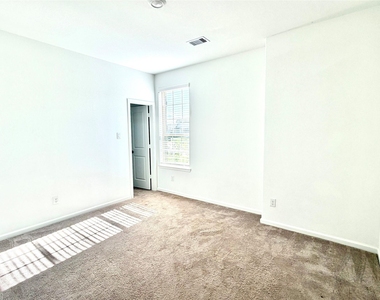 3715 Rock Ledge Drive - Photo Thumbnail 17