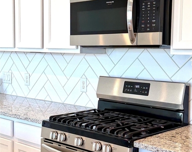 3715 Rock Ledge Drive - Photo Thumbnail 7