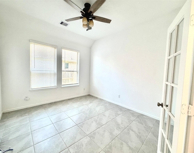 3715 Rock Ledge Drive - Photo Thumbnail 14