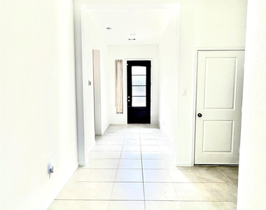 3715 Rock Ledge Drive - Photo Thumbnail 4