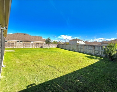 3715 Rock Ledge Drive - Photo Thumbnail 20