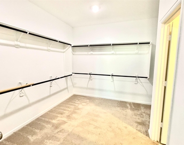 3715 Rock Ledge Drive - Photo Thumbnail 13