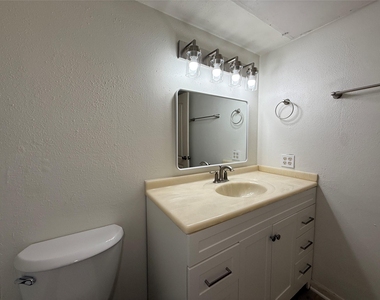 845 Augusta Drive - Photo Thumbnail 11