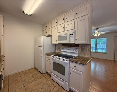 845 Augusta Drive - Photo Thumbnail 5