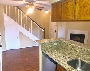2120 El Paseo Street - Photo Thumbnail 9
