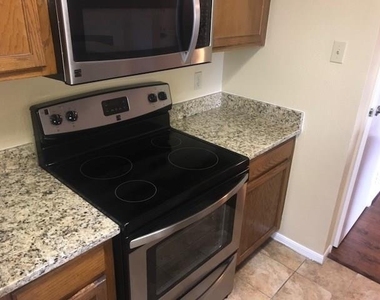 2120 El Paseo Street - Photo Thumbnail 12