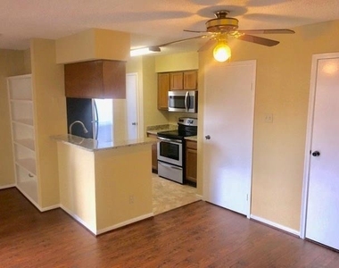 2120 El Paseo Street - Photo Thumbnail 3