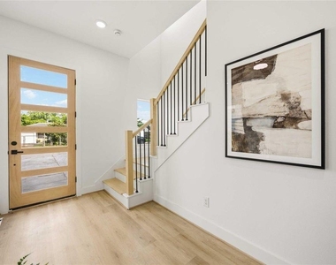 7130 Saint Augustine Street - Photo Thumbnail 11