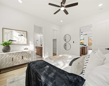 7130 Saint Augustine Street - Photo Thumbnail 14