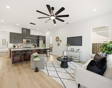 7130 Saint Augustine Street - Photo Thumbnail 6