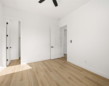 7130 Saint Augustine Street - Photo Thumbnail 22