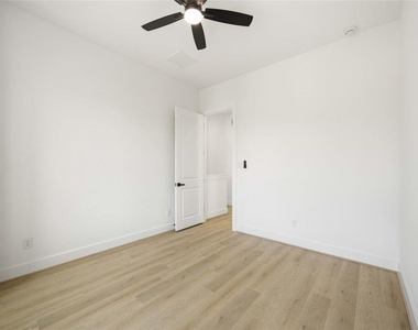 7130 Saint Augustine Street - Photo Thumbnail 23