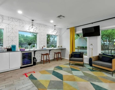 4401 Glenview Court - Photo Thumbnail 10