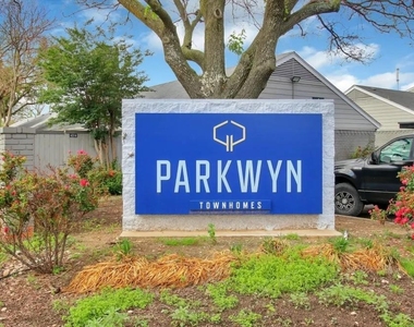 4401 Glenview Court - Photo Thumbnail 7