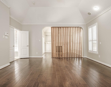 6331 Collina Springs Court - Photo Thumbnail 21