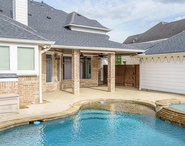 6331 Collina Springs Court - Photo Thumbnail 9