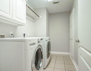 6331 Collina Springs Court - Photo Thumbnail 17