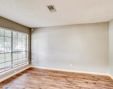 4419 Curly Oaks Drive - Photo Thumbnail 4