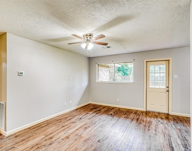 4419 Curly Oaks Drive - Photo Thumbnail 2