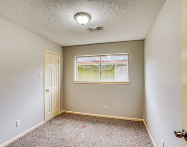 4419 Curly Oaks Drive - Photo Thumbnail 11