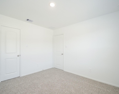 5778 Hampton Valley Dr - Photo Thumbnail 20