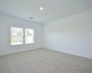 5778 Hampton Valley Dr - Photo Thumbnail 3