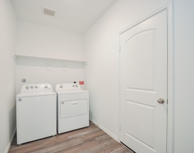 5778 Hampton Valley Dr - Photo Thumbnail 24