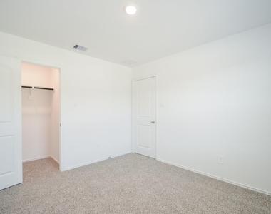 5778 Hampton Valley Dr - Photo Thumbnail 21