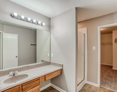 9526 Yearling Branch Drive - Photo Thumbnail 8