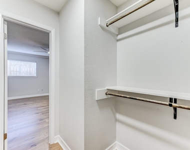 3224 Timmons Lane - Photo Thumbnail 22