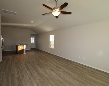 21423 Bluebonnet Cove Court - Photo Thumbnail 4