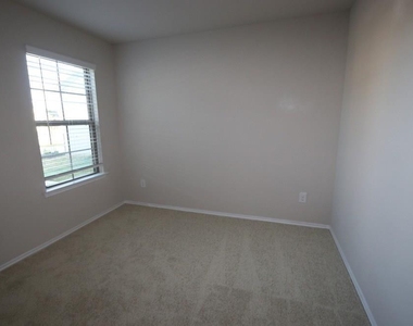21423 Bluebonnet Cove Court - Photo Thumbnail 12