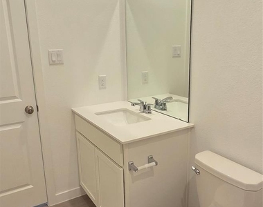 2507 Cantera Bluff Lane - Photo Thumbnail 4