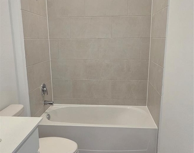 2507 Cantera Bluff Lane - Photo Thumbnail 5