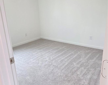 2507 Cantera Bluff Lane - Photo Thumbnail 3