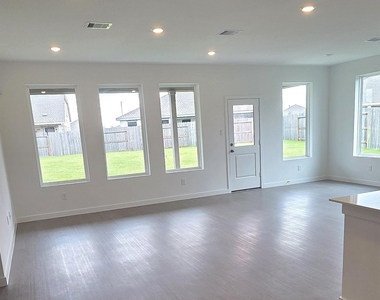 2507 Cantera Bluff Lane - Photo Thumbnail 10