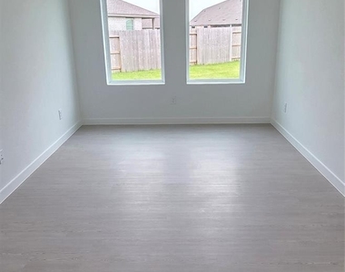 2507 Cantera Bluff Lane - Photo Thumbnail 7