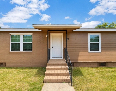 7 Carol Court - Photo Thumbnail 12