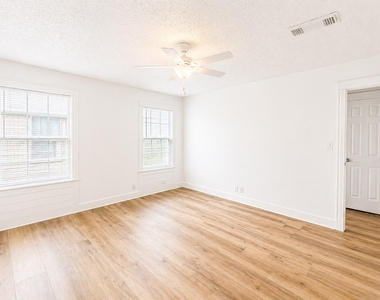 7 Carol Court - Photo Thumbnail 9
