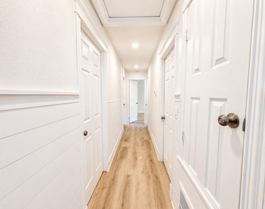 7 Carol Court - Photo Thumbnail 4