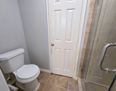 1423 Stone Bluff Drive - Photo Thumbnail 17