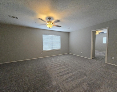 1423 Stone Bluff Drive - Photo Thumbnail 21