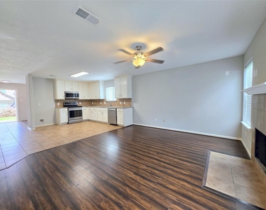 1423 Stone Bluff Drive - Photo Thumbnail 12
