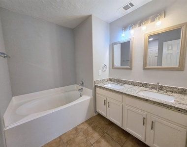 1423 Stone Bluff Drive - Photo Thumbnail 15