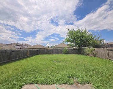 1423 Stone Bluff Drive - Photo Thumbnail 27