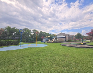 1423 Stone Bluff Drive - Photo Thumbnail 30
