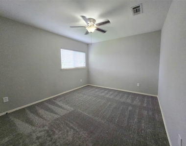 1423 Stone Bluff Drive - Photo Thumbnail 25